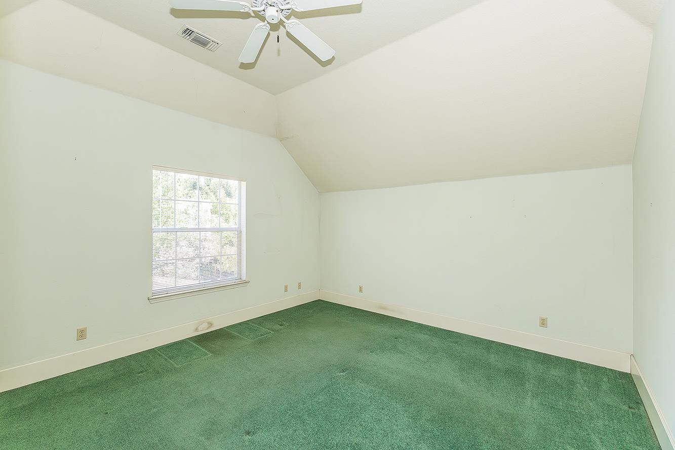 1094 E Monticello Cir, Fresno, CA 93720