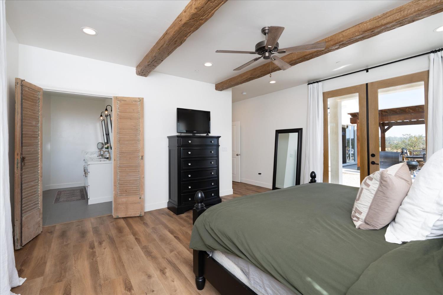 28022 Yosemite Springs Pkwy, Coarsegold, CA 93614