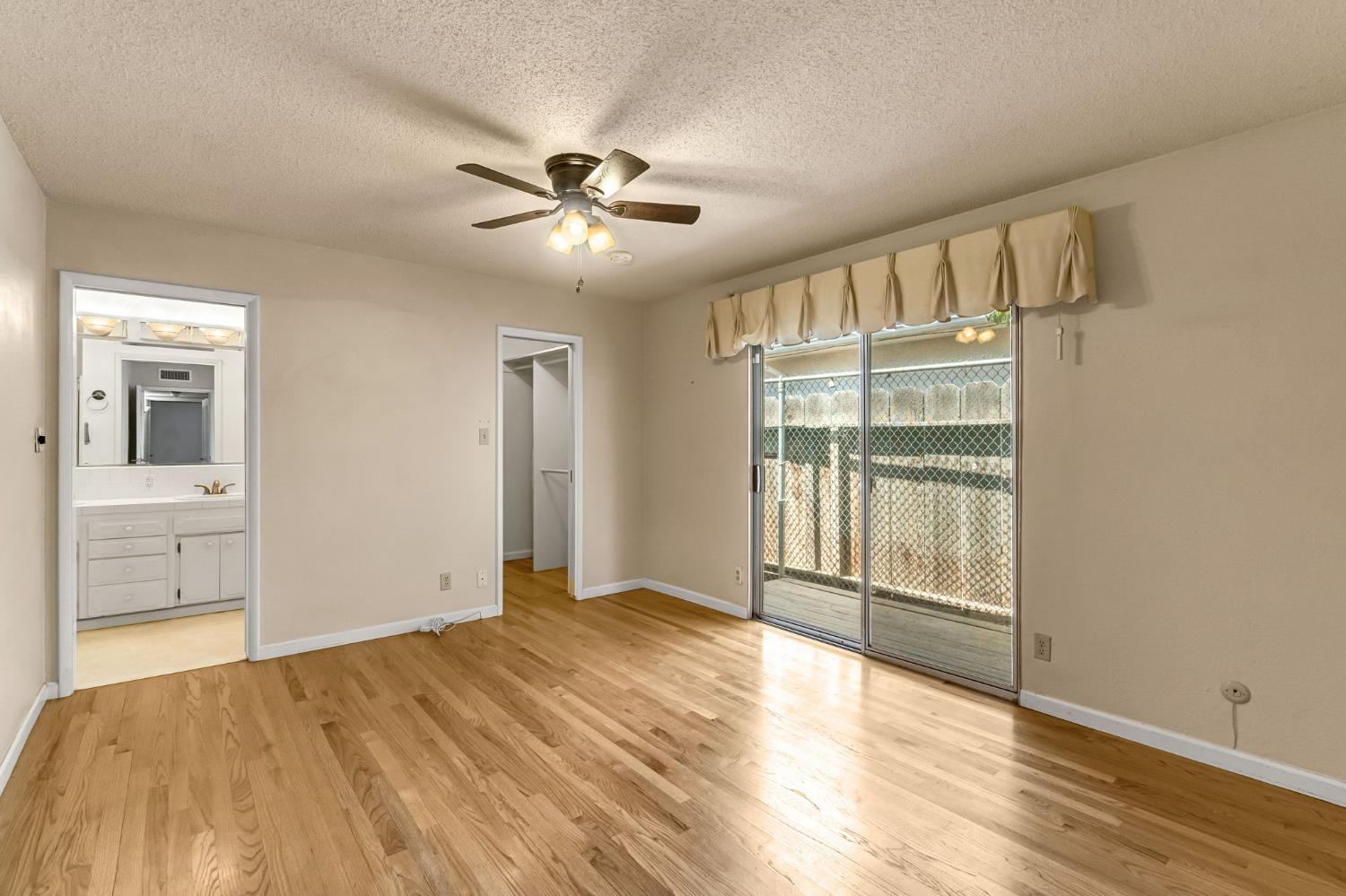 411 W Vartikian Ave, Fresno, CA 93704