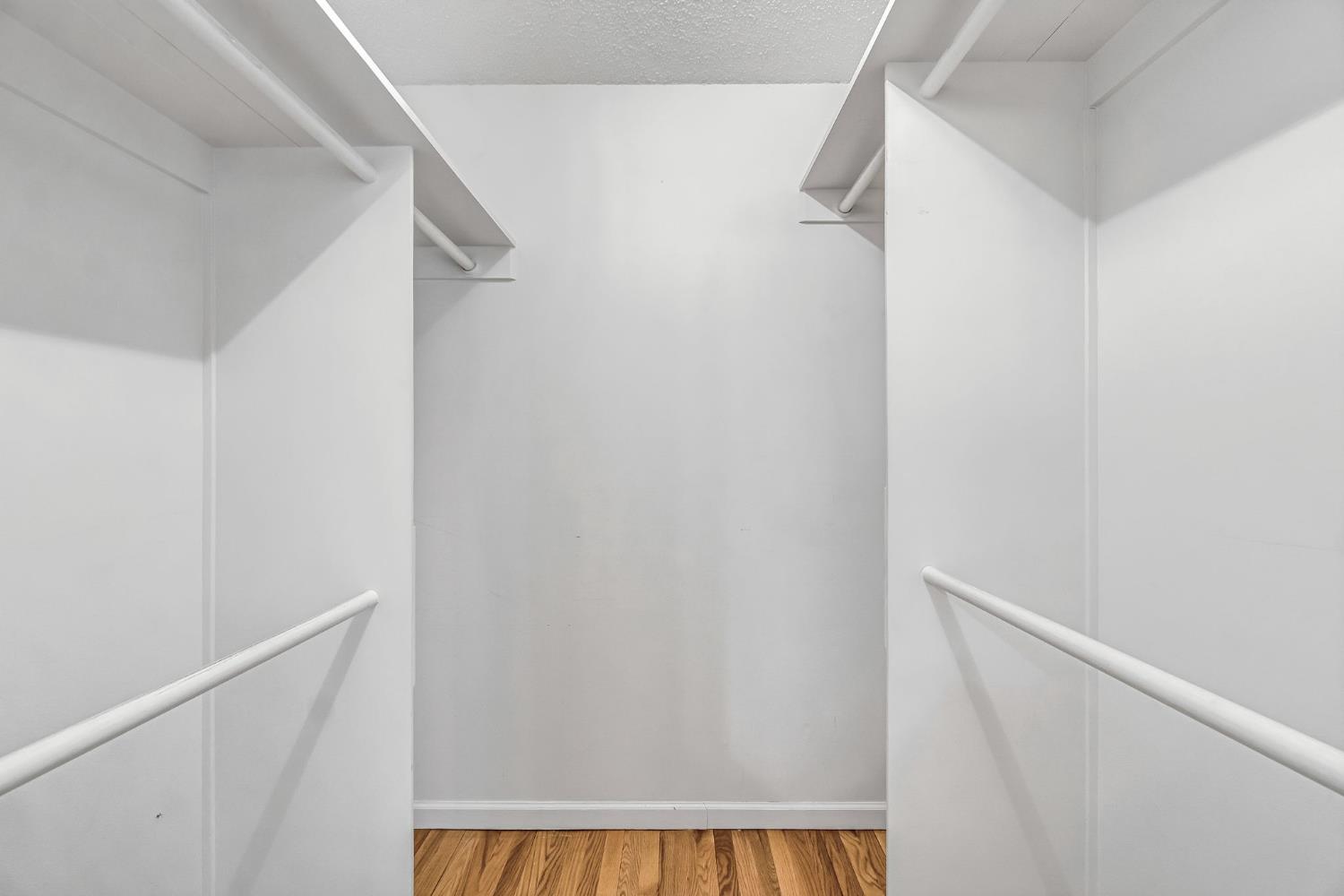 411 W Vartikian Ave, Fresno, CA 93704