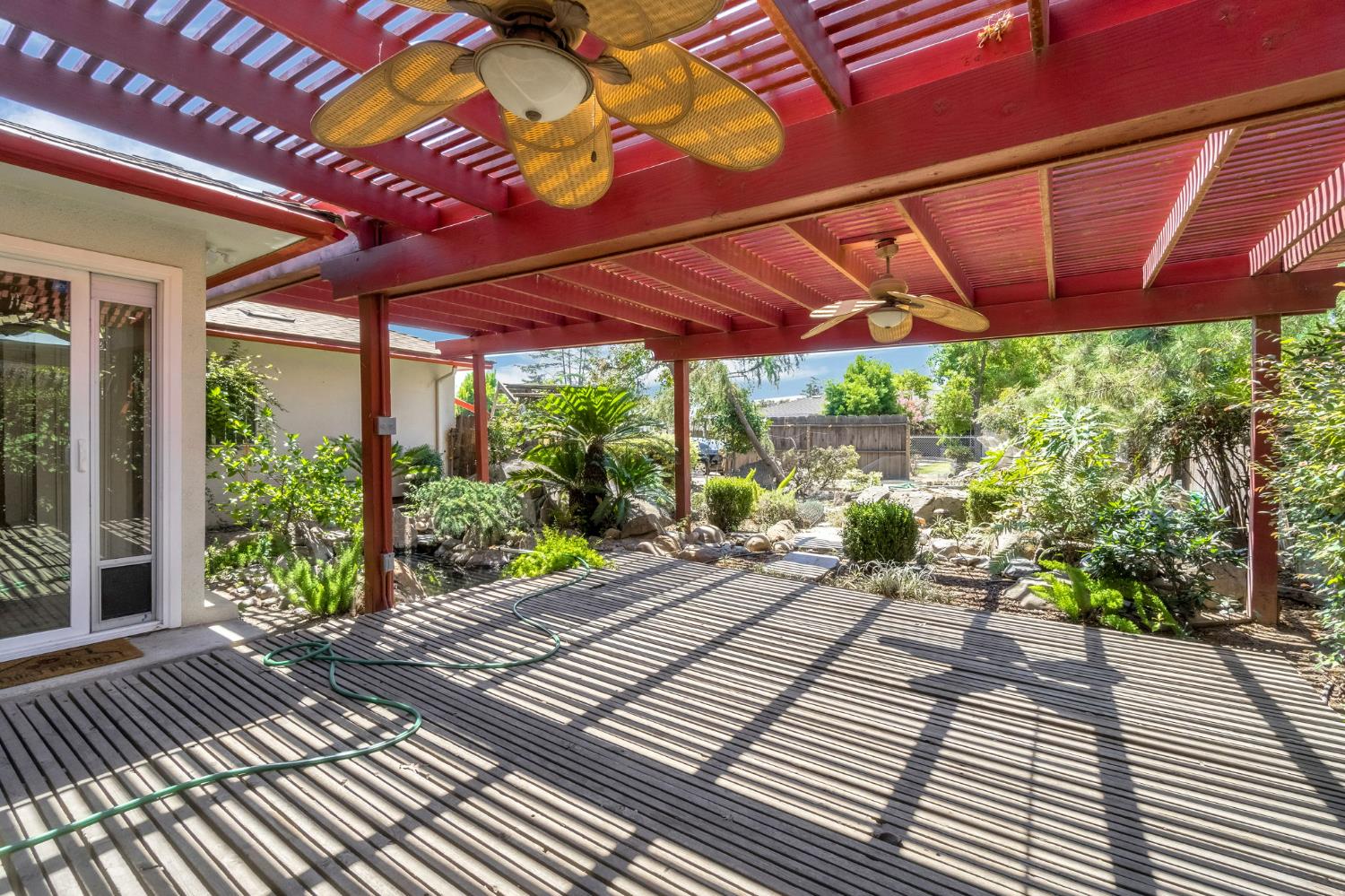 411 W Vartikian Ave, Fresno, CA 93704