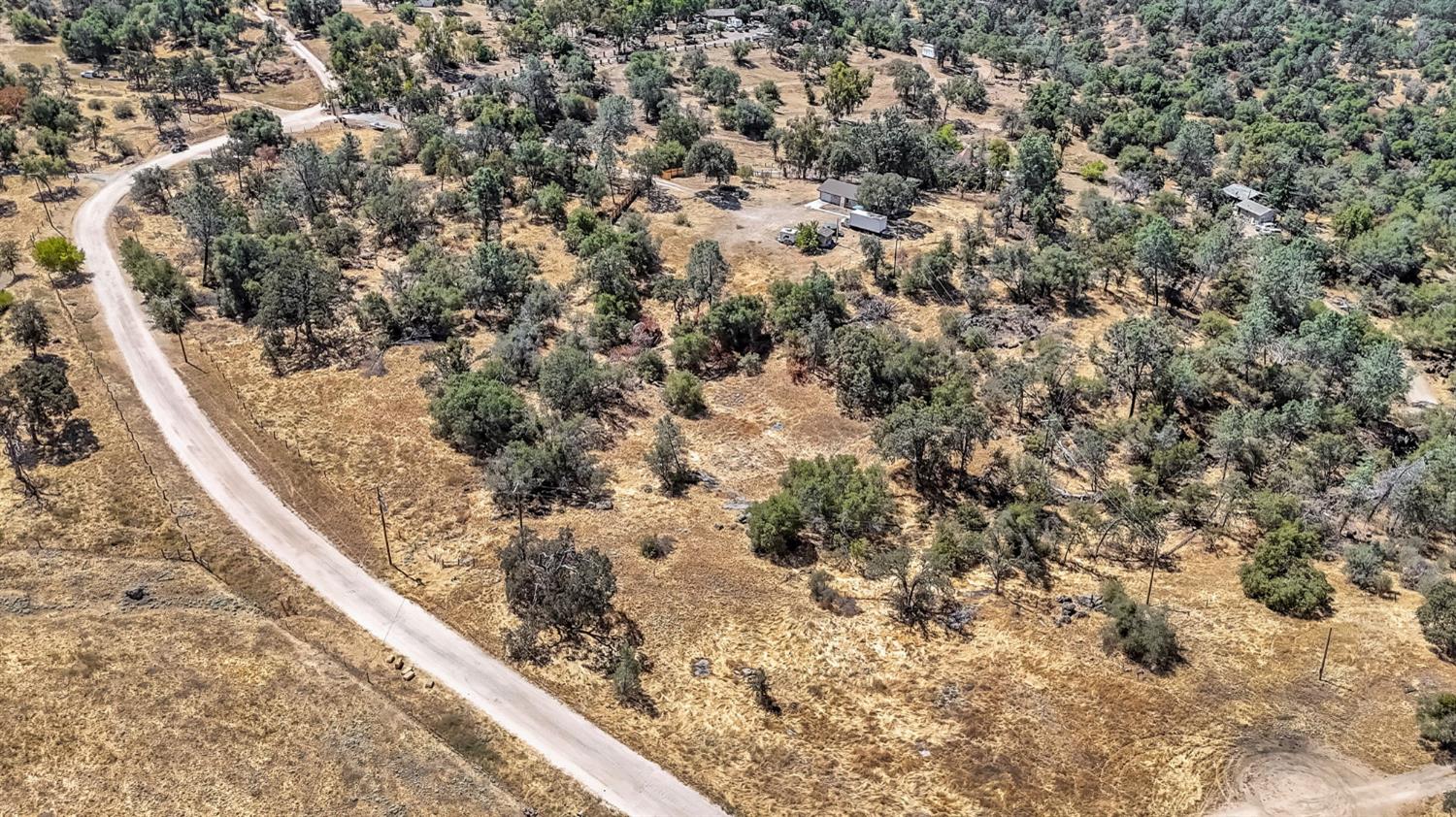 30666 Hogan's Mountain Rd, Coarsegold, CA 93614