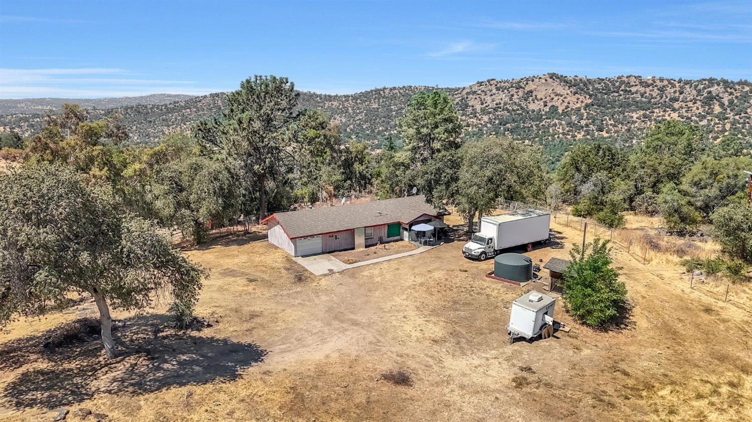 30666 Hogan's Mountain Rd, Coarsegold, CA 93614