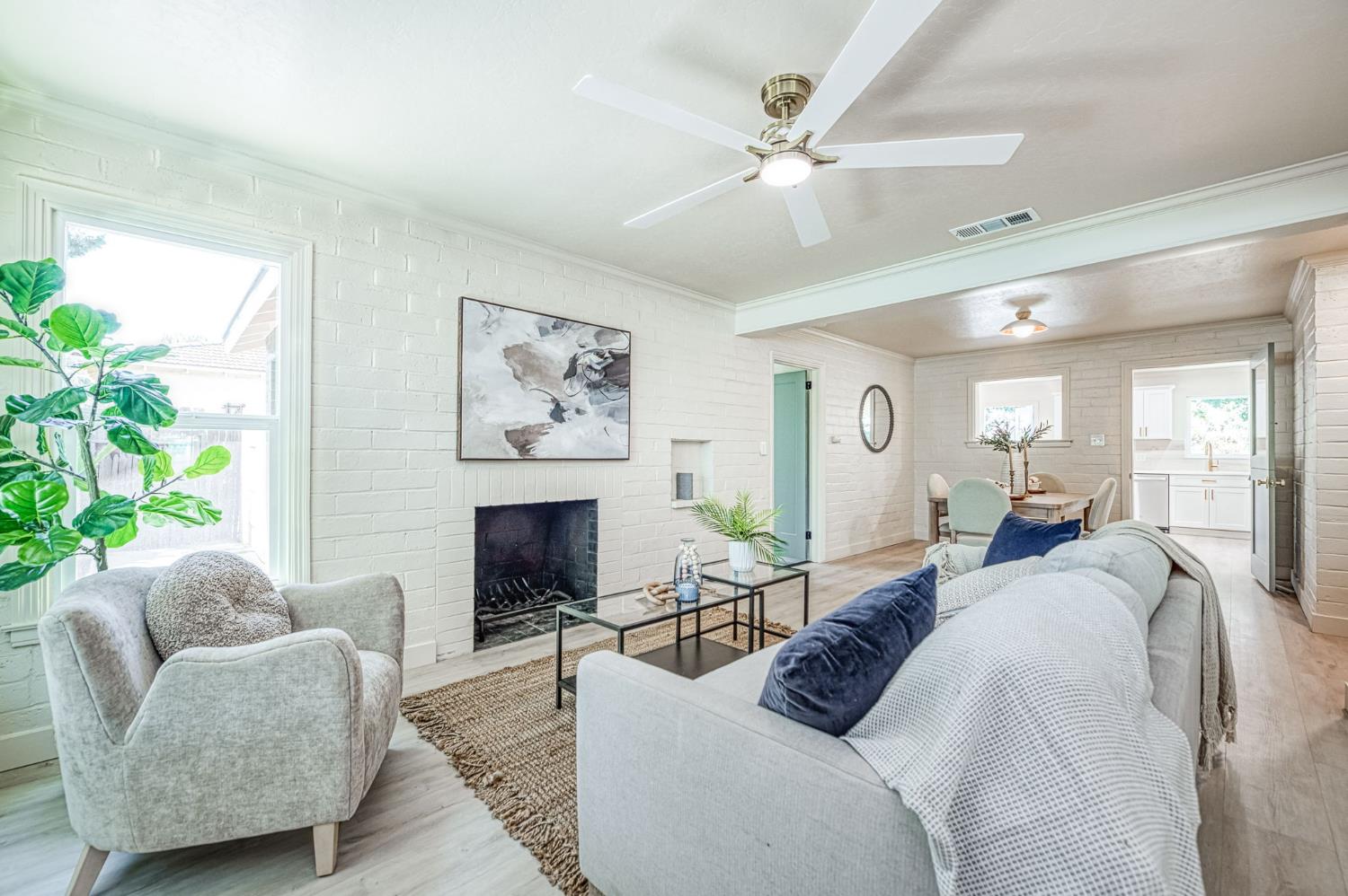 4843 N Palm Ave, Fresno, CA 93704