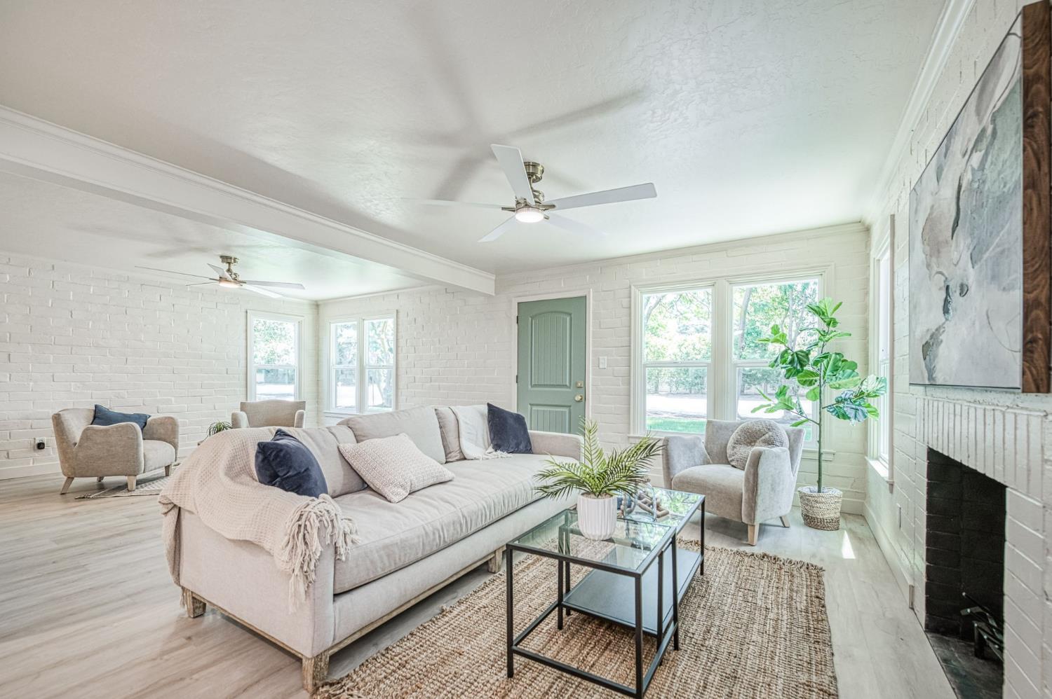 4843 N Palm Ave, Fresno, CA 93704