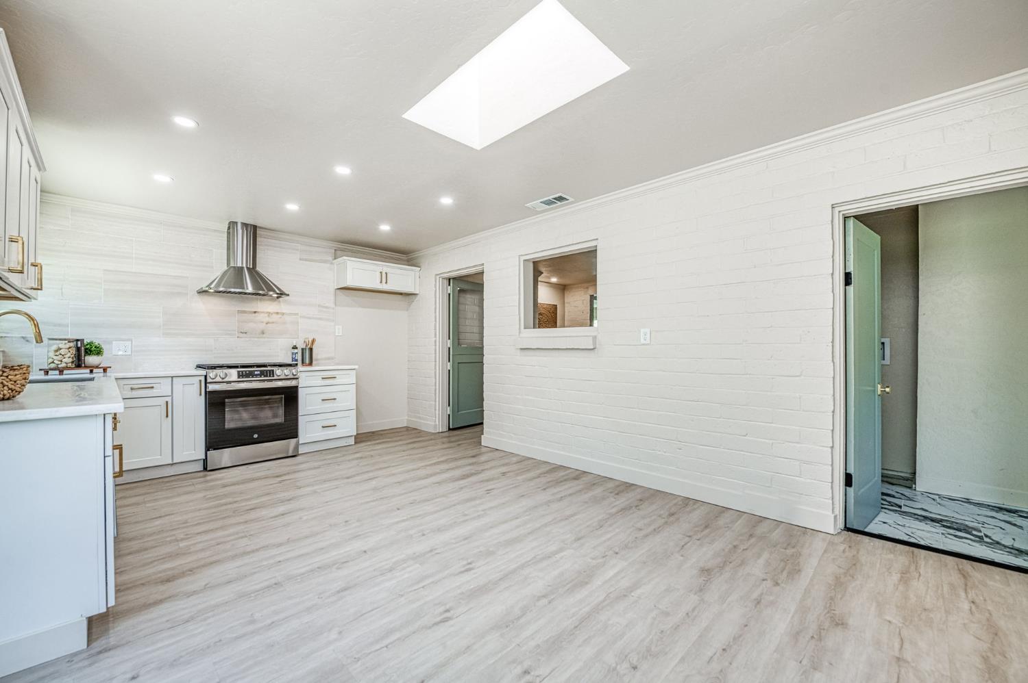 4843 N Palm Ave, Fresno, CA 93704