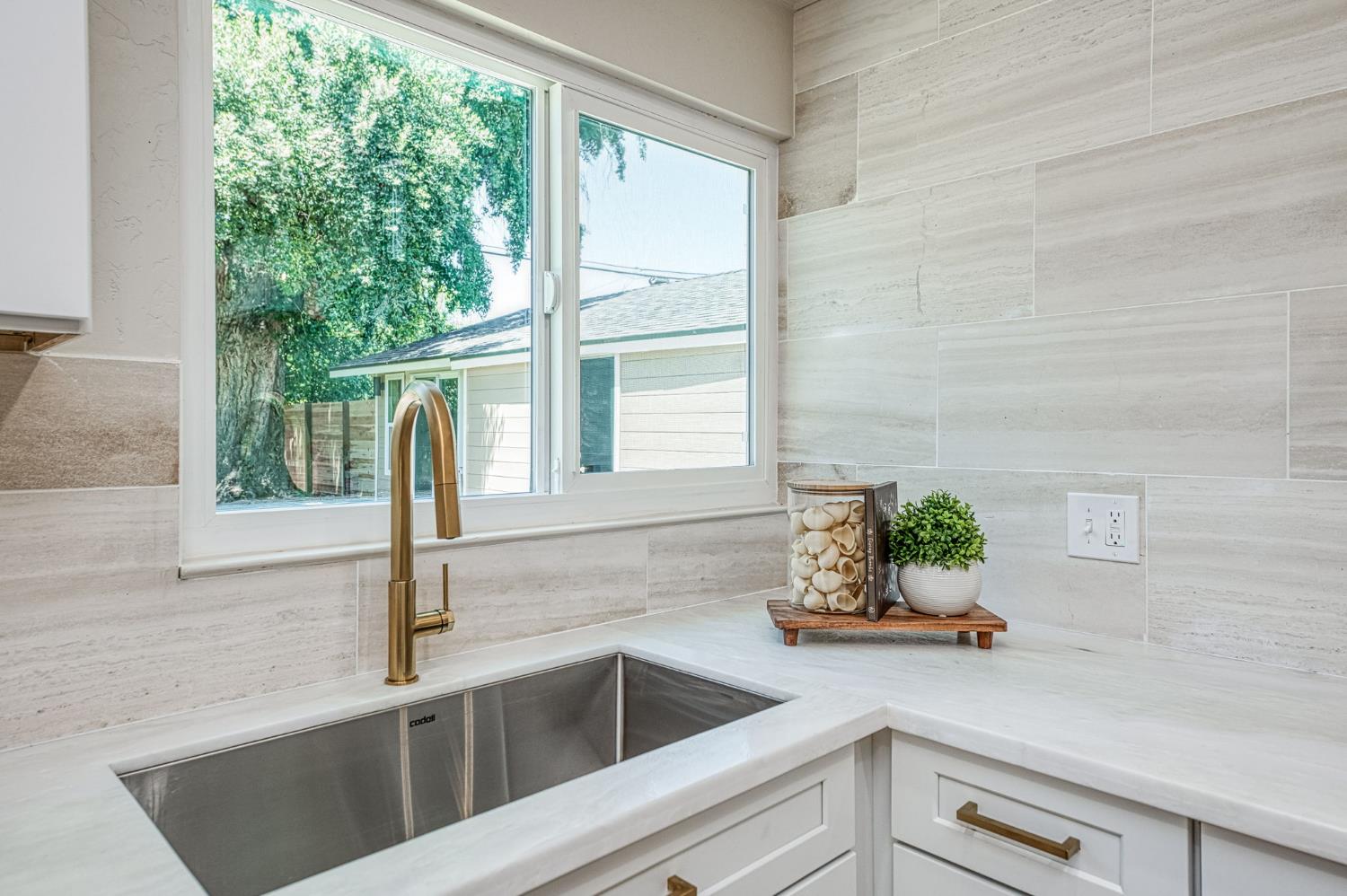 4843 N Palm Ave, Fresno, CA 93704