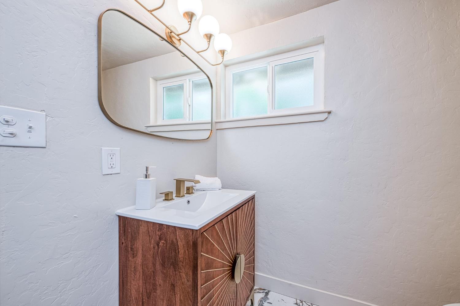 4843 N Palm Ave, Fresno, CA 93704