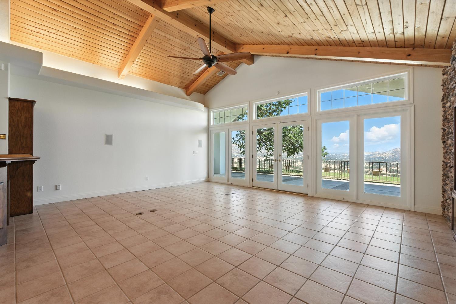 20997 Auberry Rd, Clovis, CA 93619