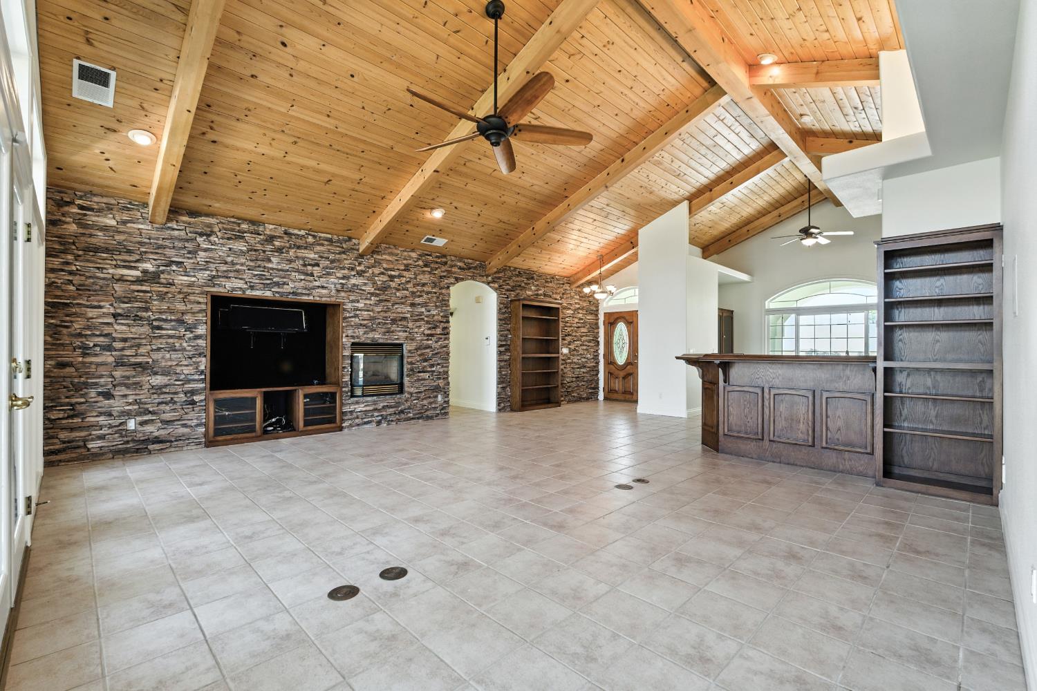 20997 Auberry Rd, Clovis, CA 93619