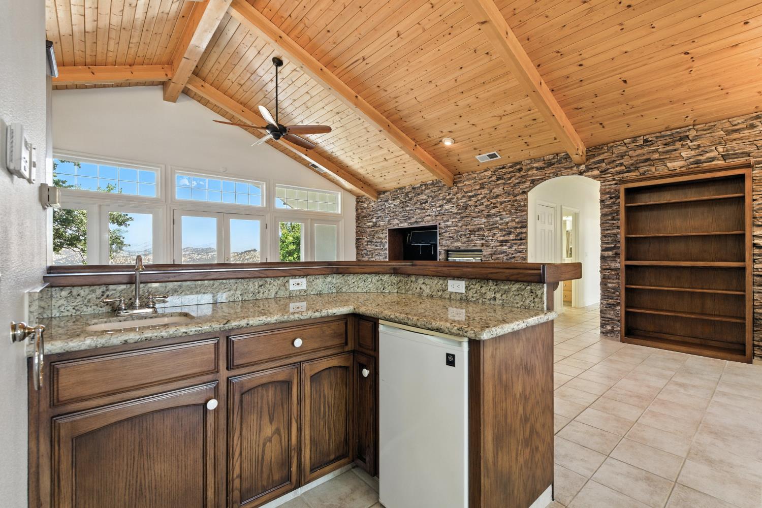 20997 Auberry Rd, Clovis, CA 93619