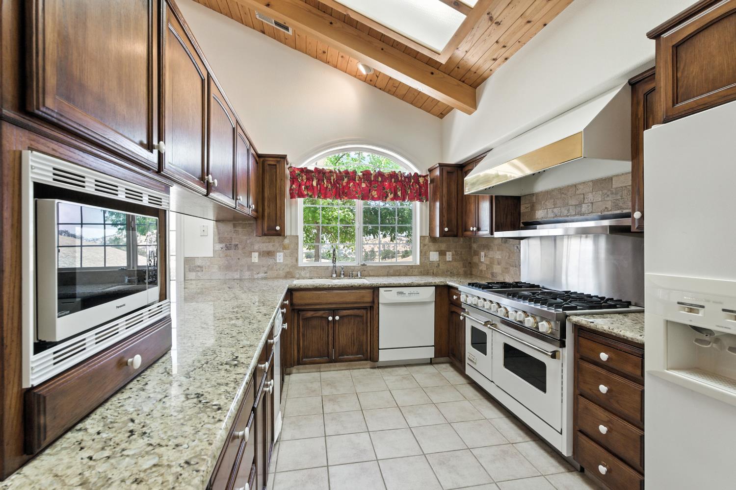 20997 Auberry Rd, Clovis, CA 93619