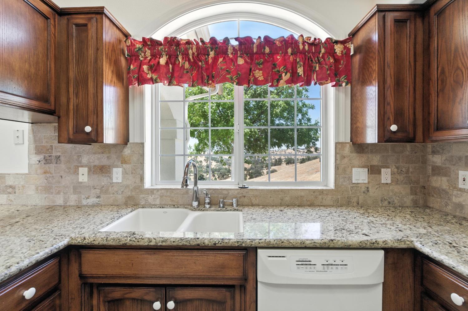 20997 Auberry Rd, Clovis, CA 93619