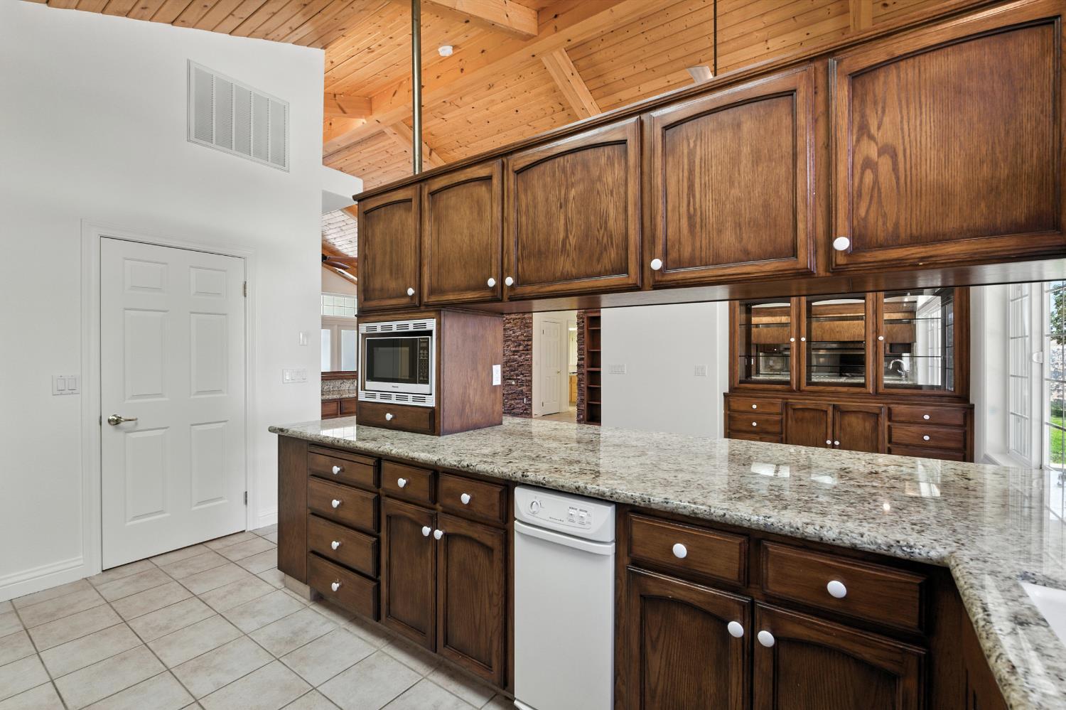 20997 Auberry Rd, Clovis, CA 93619