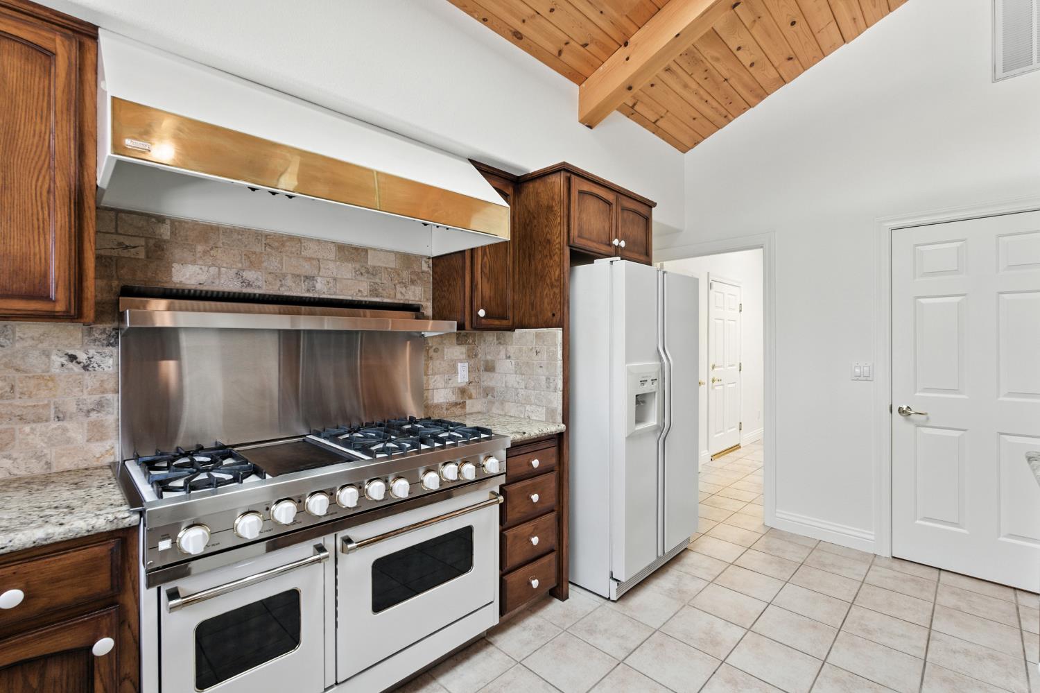 20997 Auberry Rd, Clovis, CA 93619