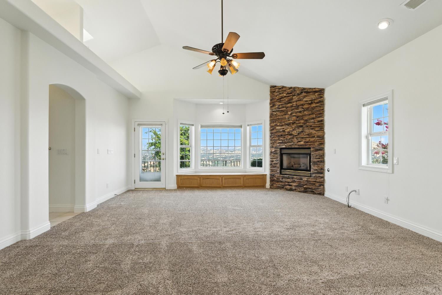 20997 Auberry Rd, Clovis, CA 93619