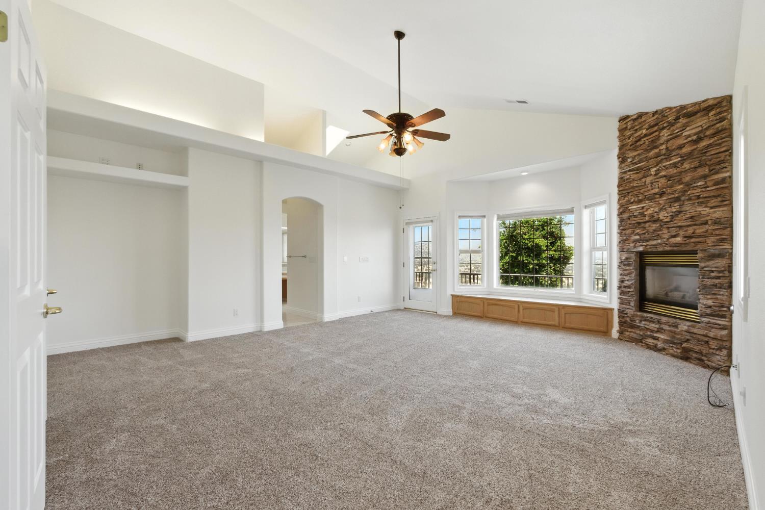 20997 Auberry Rd, Clovis, CA 93619