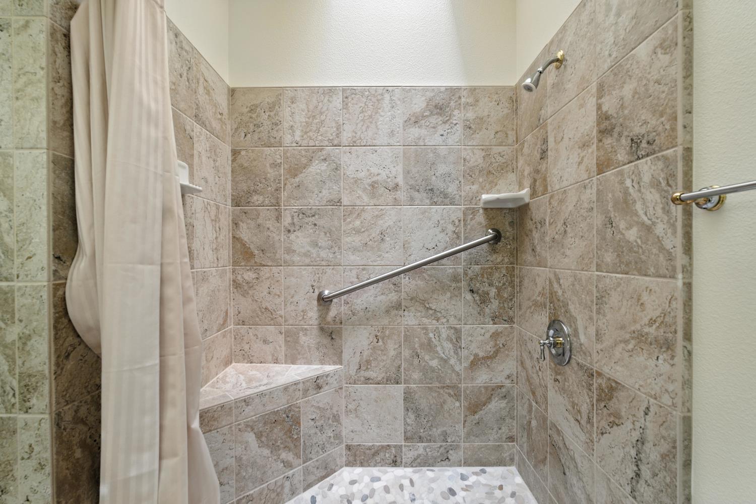 20997 Auberry Rd, Clovis, CA 93619