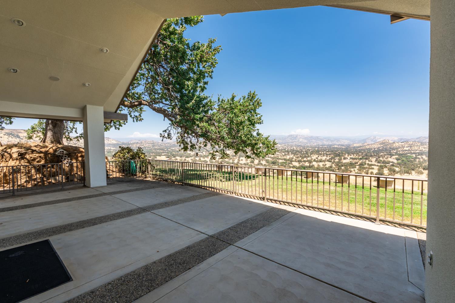 20997 Auberry Rd, Clovis, CA 93619