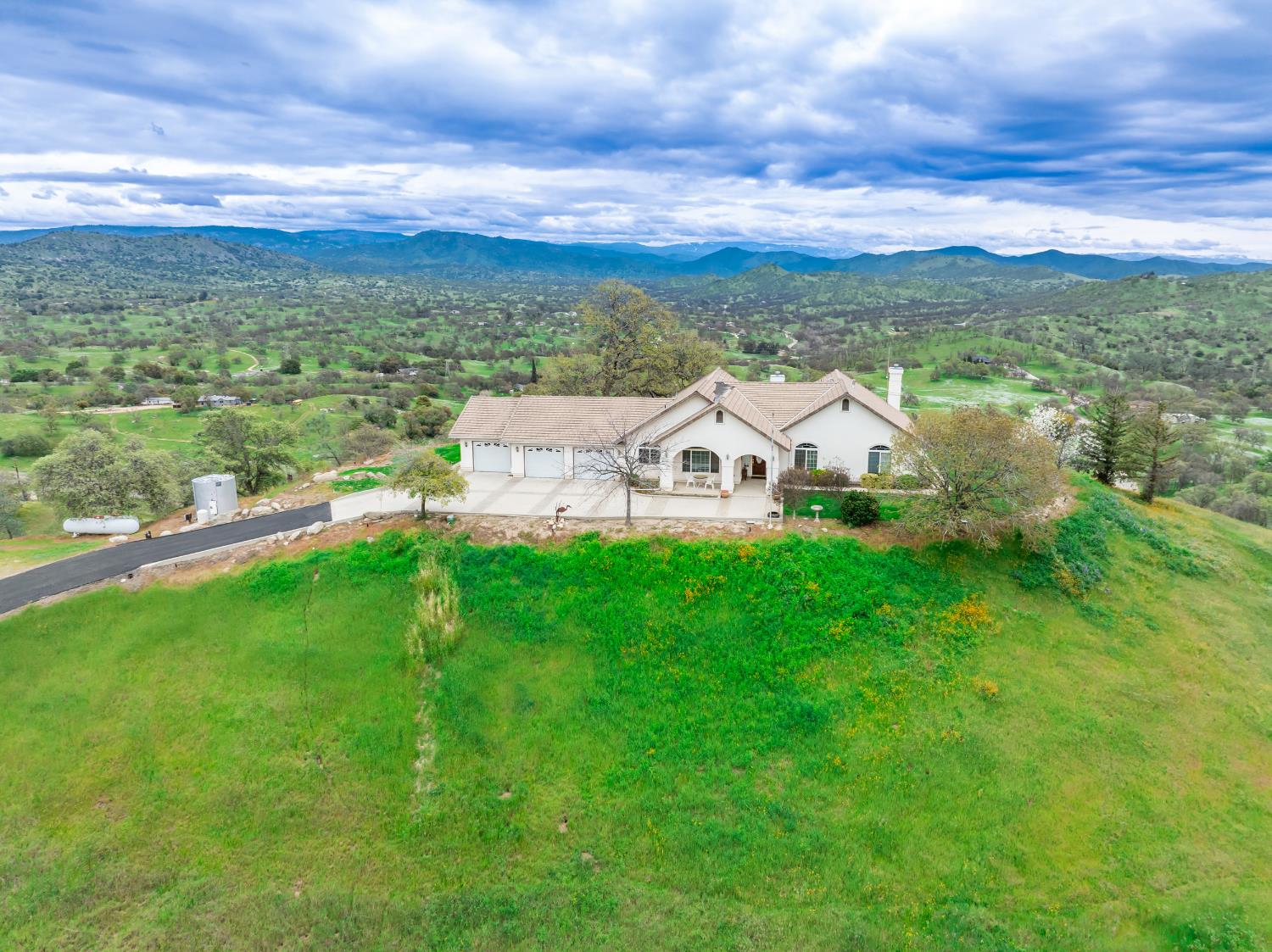 20997 Auberry Rd, Clovis, CA 93619