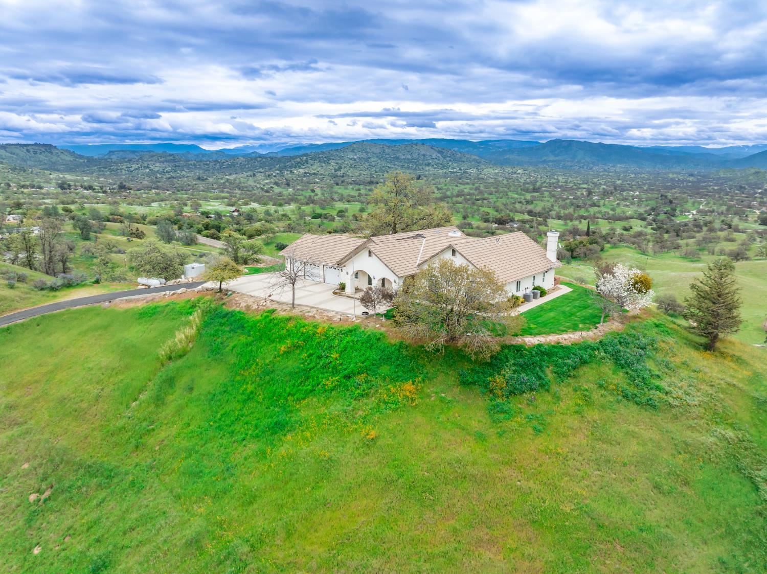 20997 Auberry Rd, Clovis, CA 93619