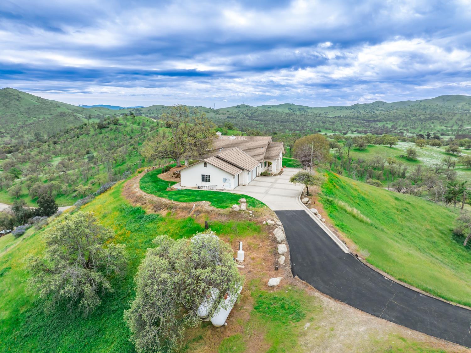 20997 Auberry Rd, Clovis, CA 93619