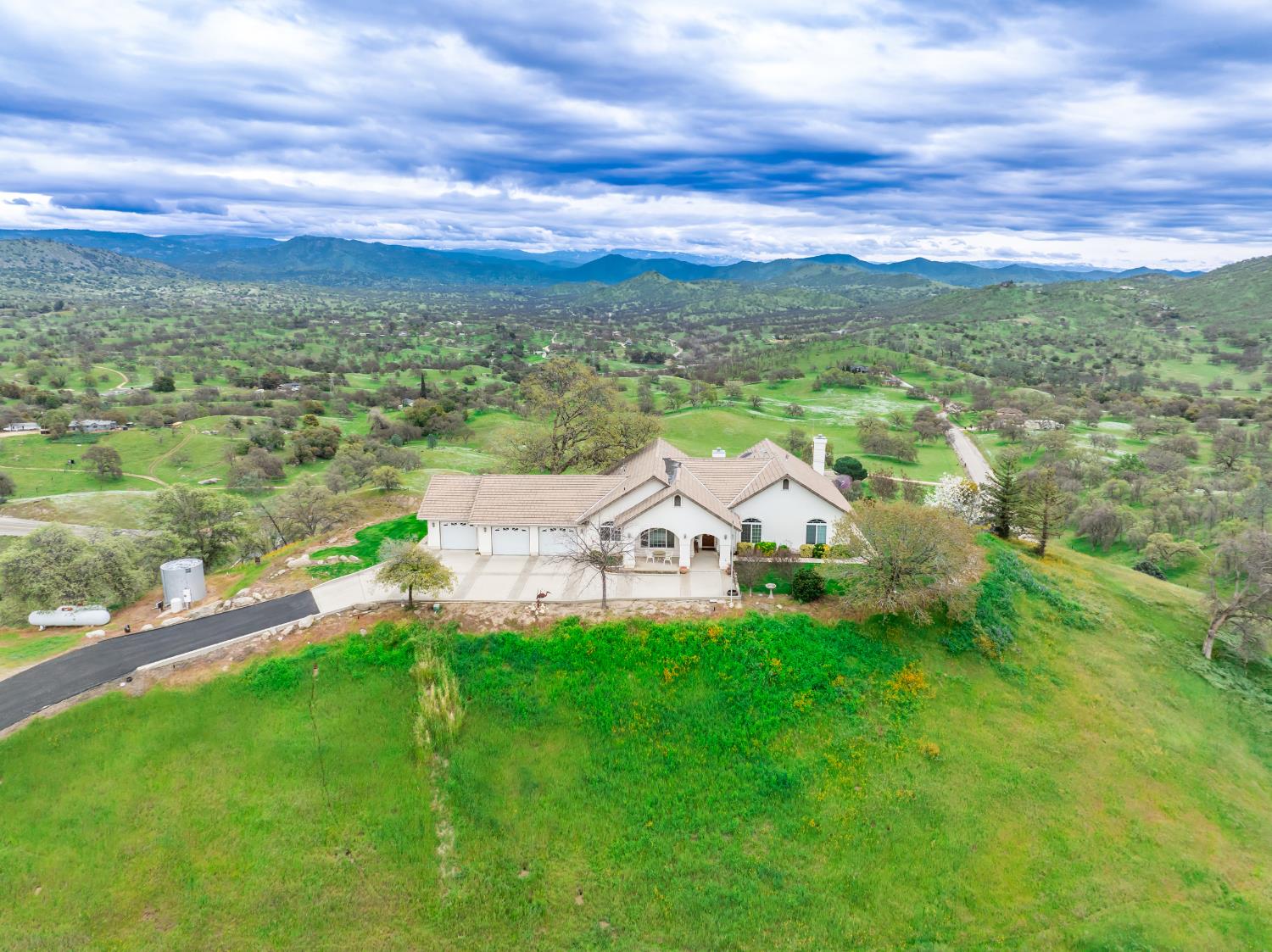 20997 Auberry Rd, Clovis, CA 93619