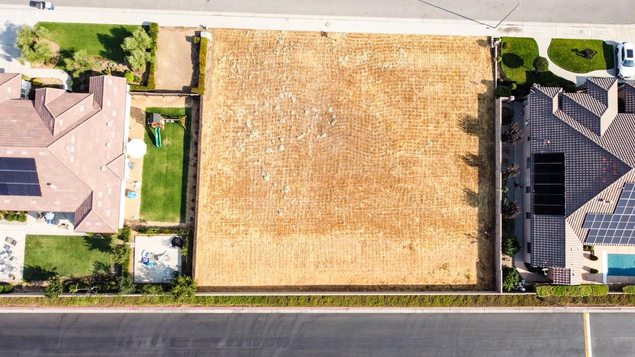 2537 E Prestwick Ave, Fresno, CA 93730