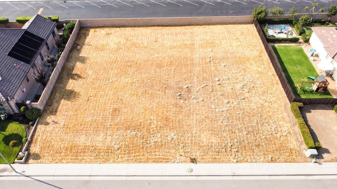 2537 E Prestwick Ave, Fresno, CA 93730