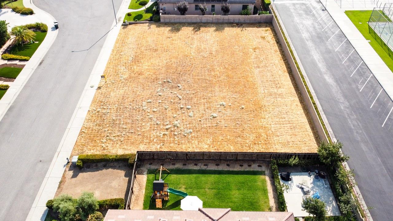 2537 E Prestwick Ave, Fresno, CA 93730