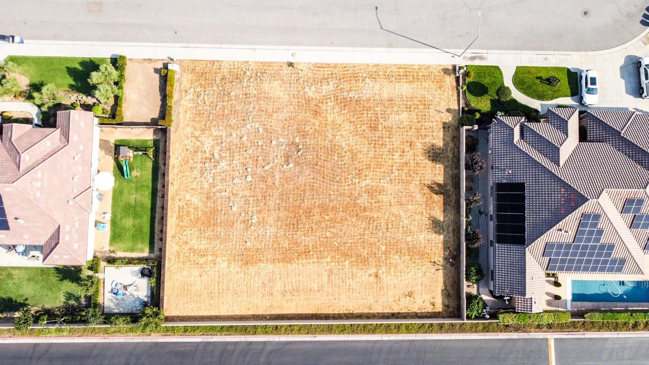 2537 E Prestwick Ave, Fresno, CA 93730