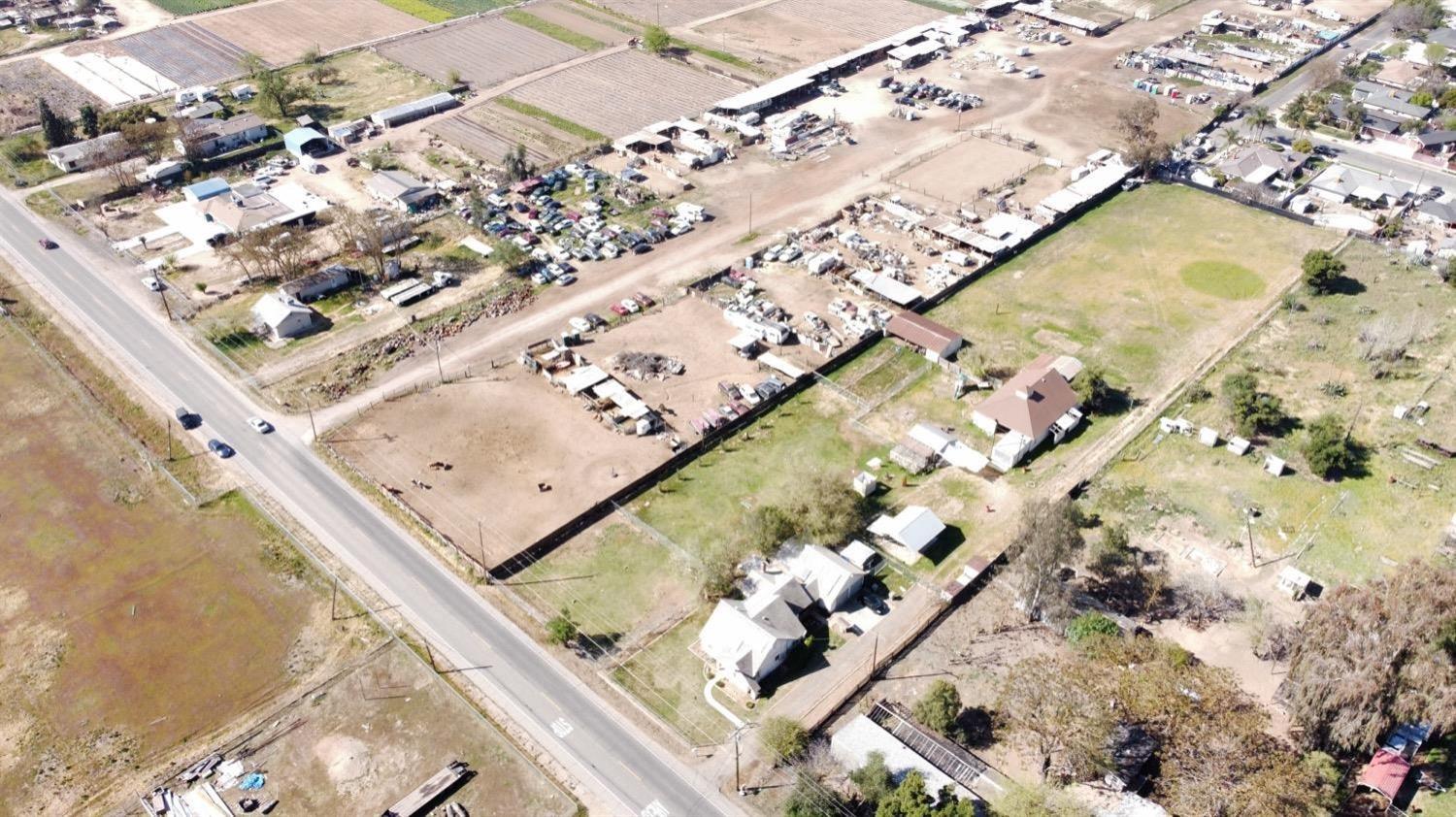 1345 N Brawley Ave, Fresno, CA 93722