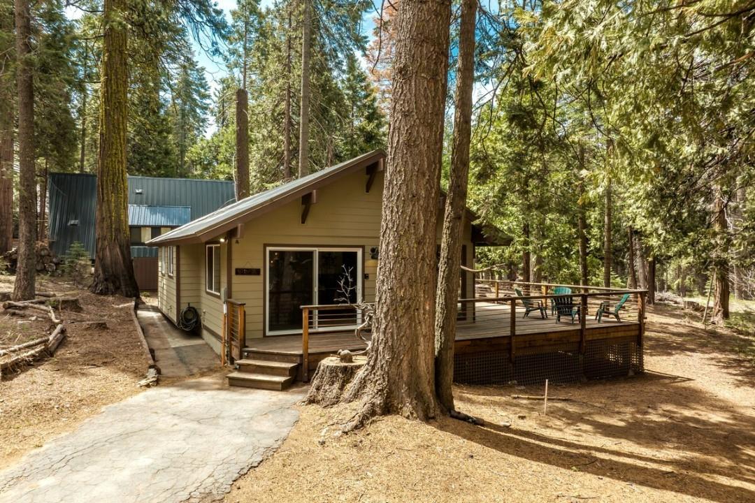42318 Hanging Branch Rd, Shaver Lake, CA 93664