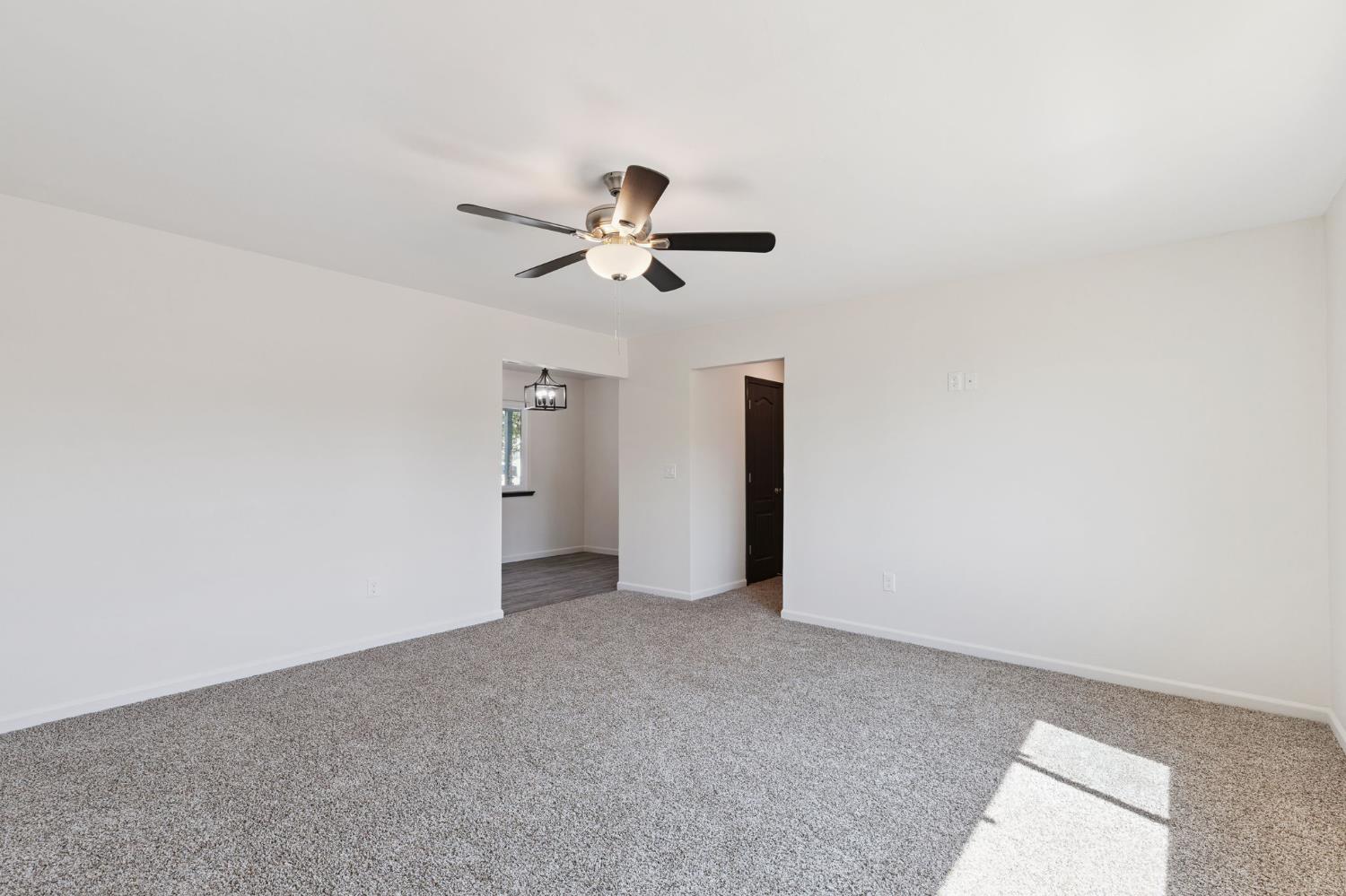 21412 S Pleasant Ave, Riverdale, CA 93656