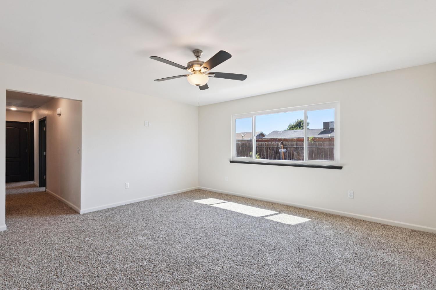 21412 S Pleasant Ave, Riverdale, CA 93656