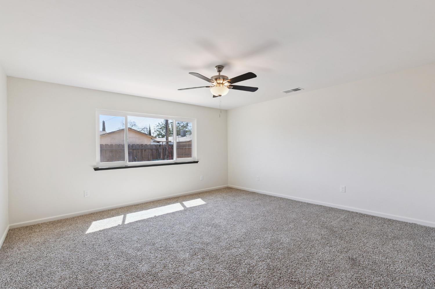 21412 S Pleasant Ave, Riverdale, CA 93656