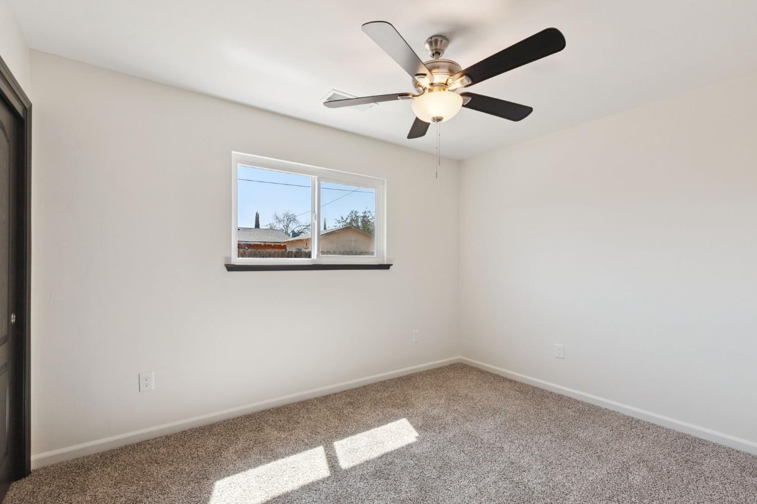 21412 S Pleasant Ave, Riverdale, CA 93656