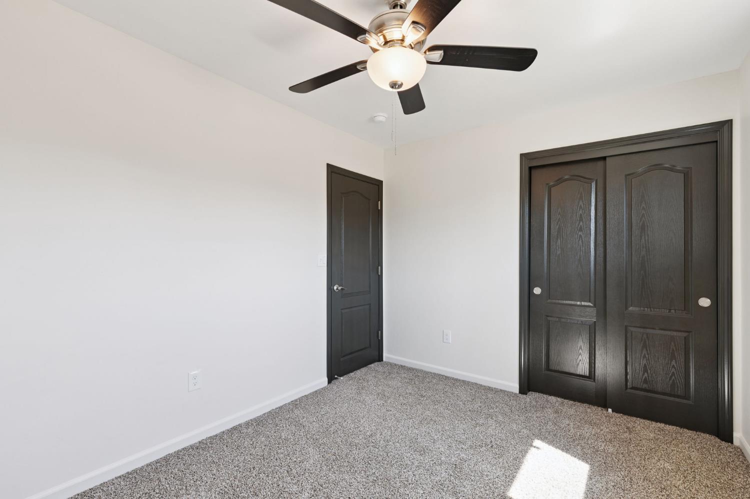 21412 S Pleasant Ave, Riverdale, CA 93656