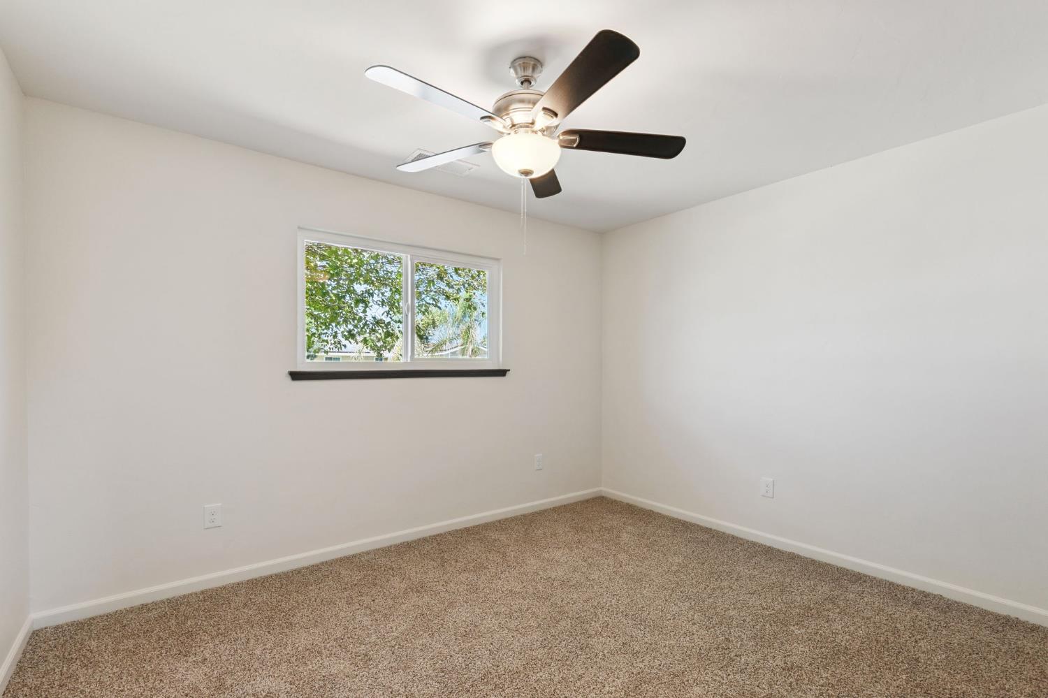 21412 S Pleasant Ave, Riverdale, CA 93656