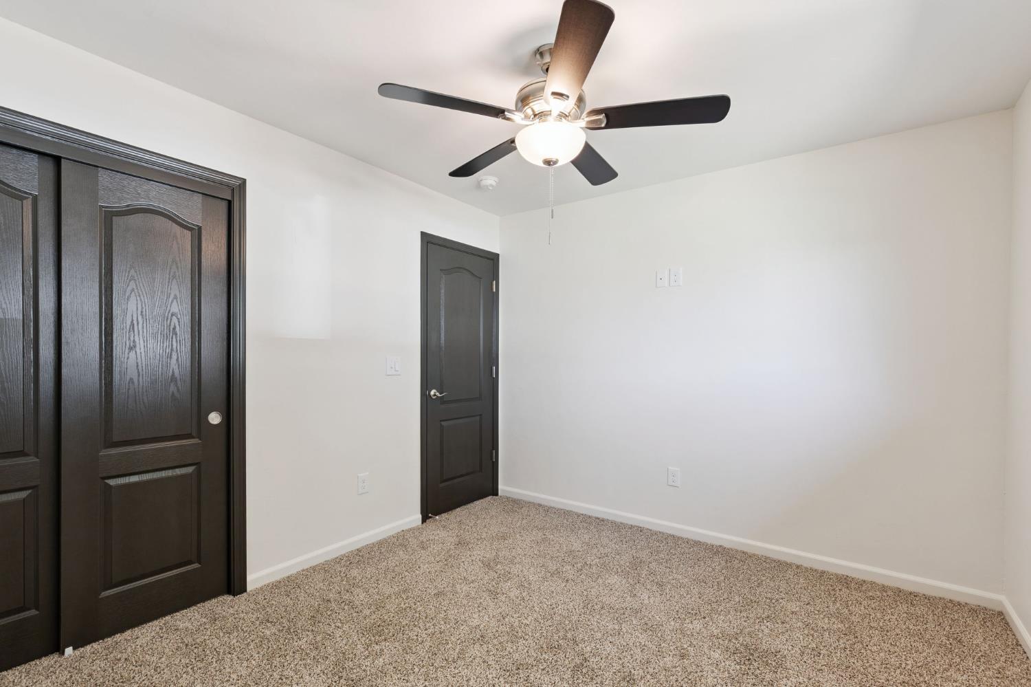 21412 S Pleasant Ave, Riverdale, CA 93656