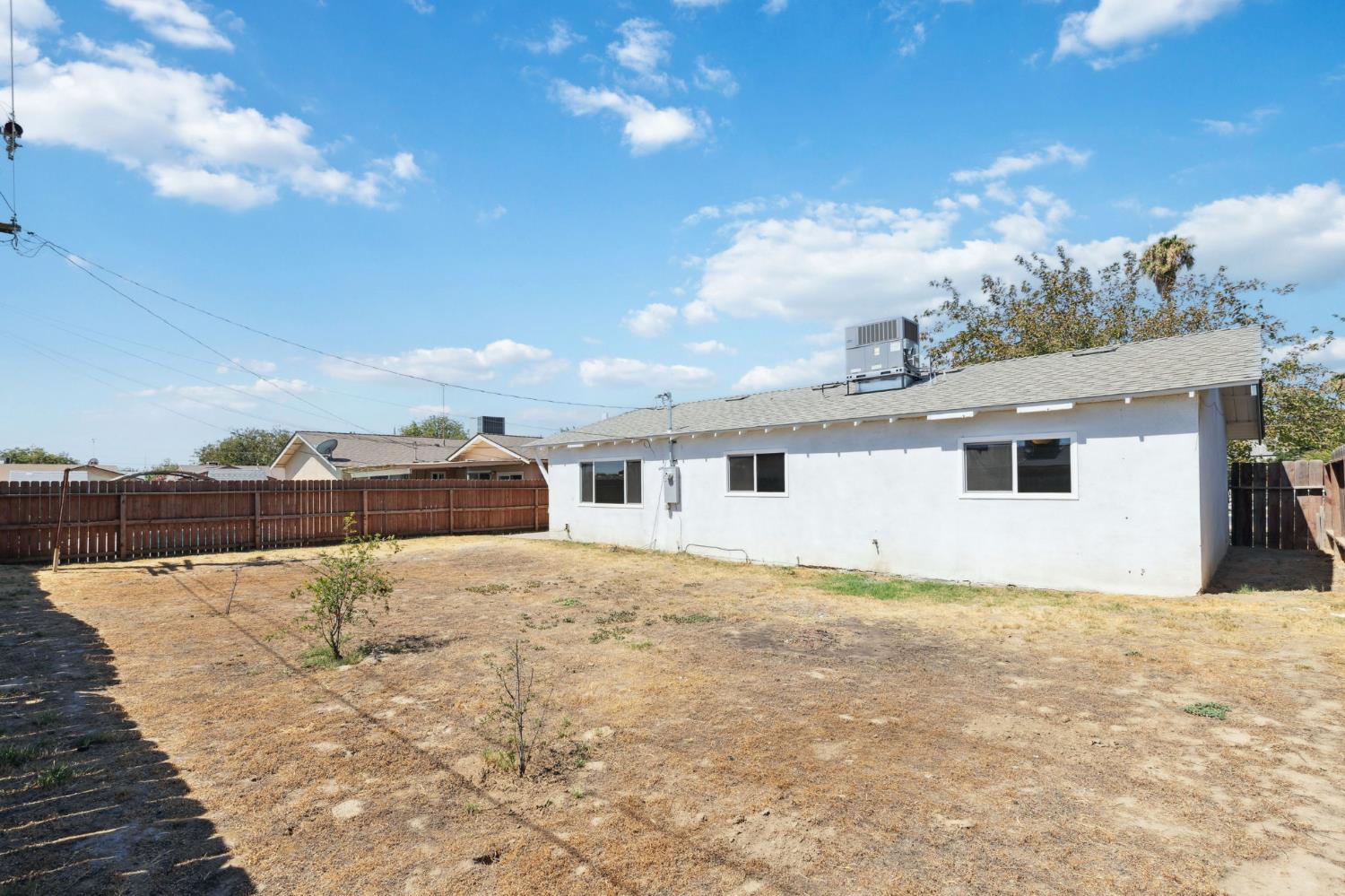 21412 S Pleasant Ave, Riverdale, CA 93656