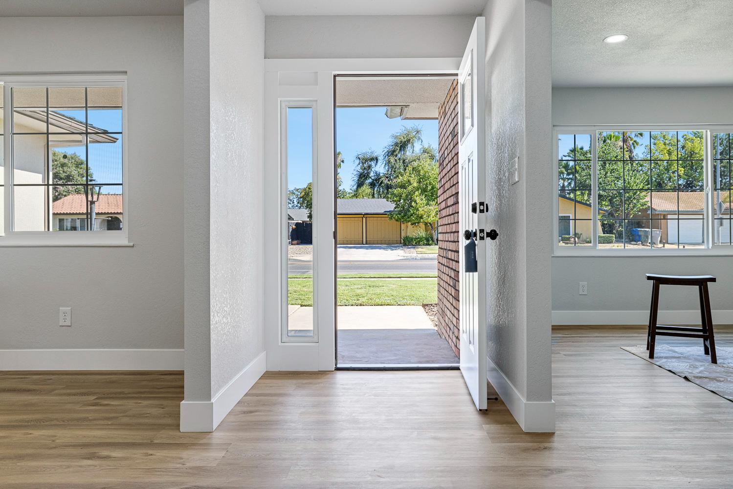 3078 W Barstow Ave, Fresno, CA 93711