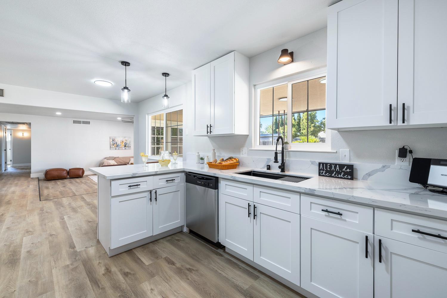 3078 W Barstow Ave, Fresno, CA 93711