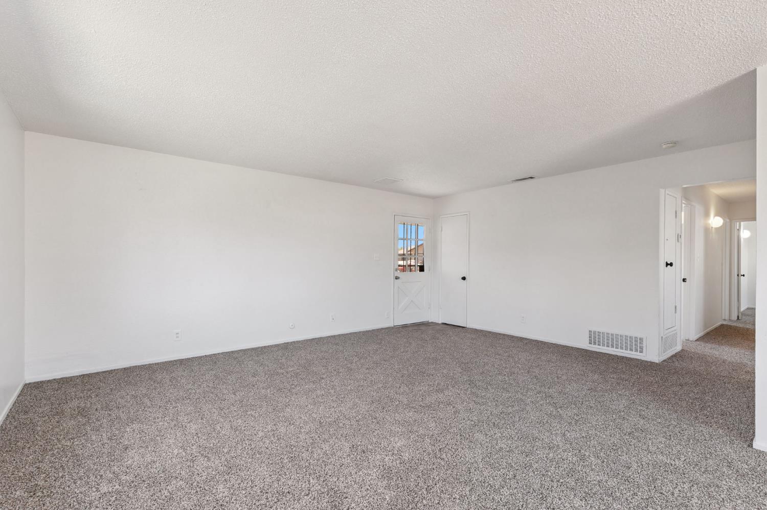 21435 S Pleasant Ave, Riverdale, CA 93656