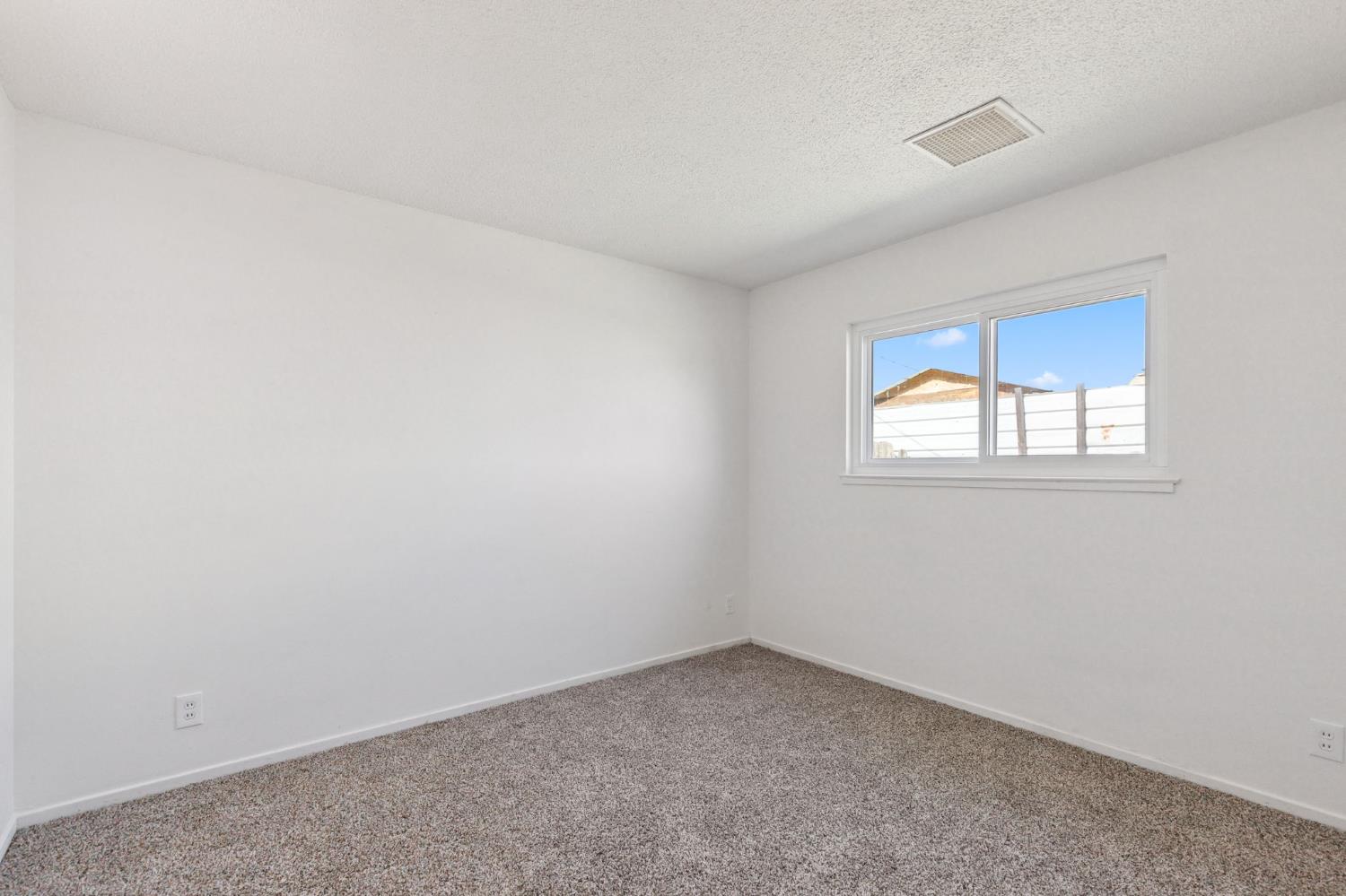 21435 S Pleasant Ave, Riverdale, CA 93656