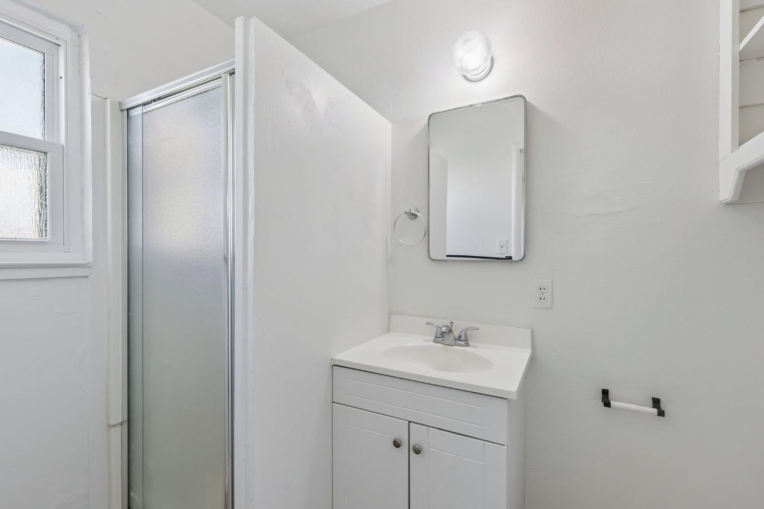 21435 S Pleasant Ave, Riverdale, CA 93656