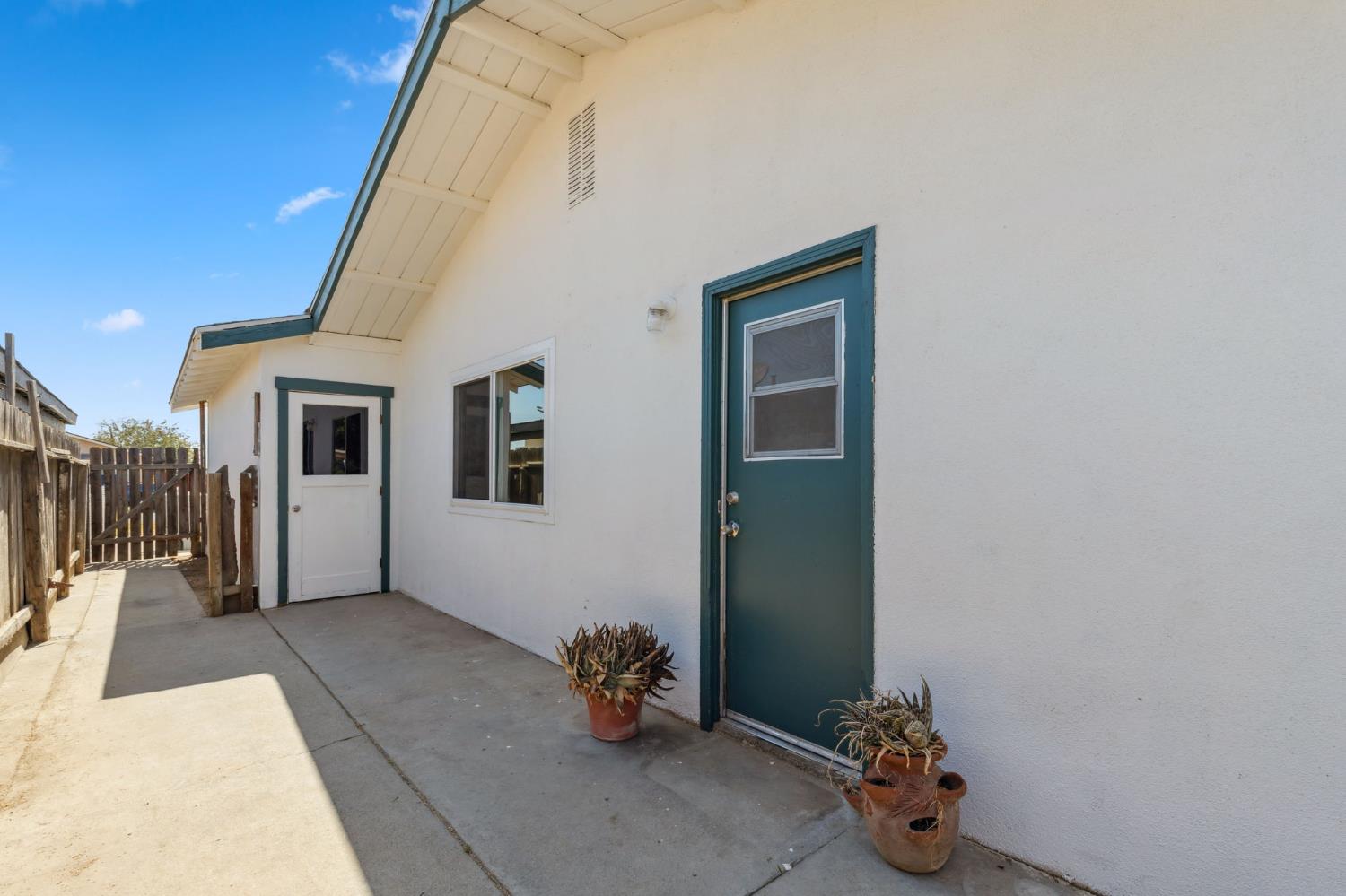 21435 S Pleasant Ave, Riverdale, CA 93656