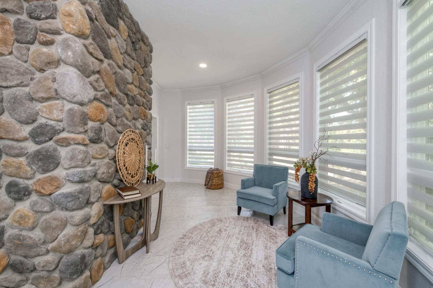 2473 W Beechwood Ave, Fresno, CA 93711