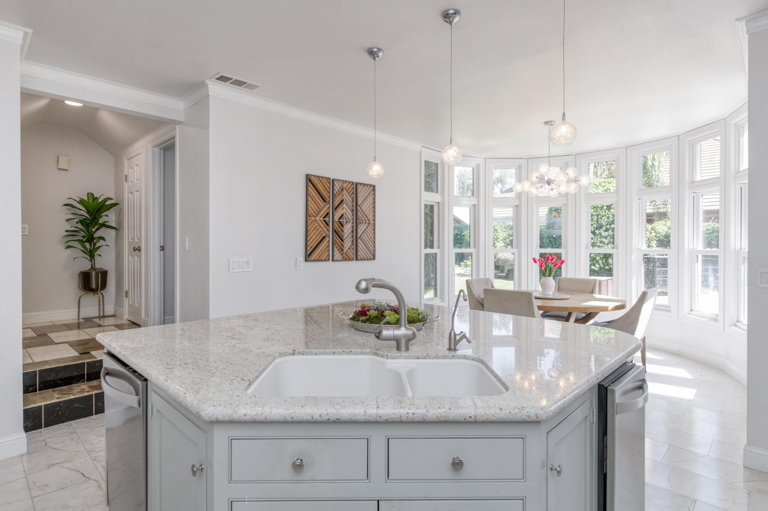 2473 W Beechwood Ave, Fresno, CA 93711