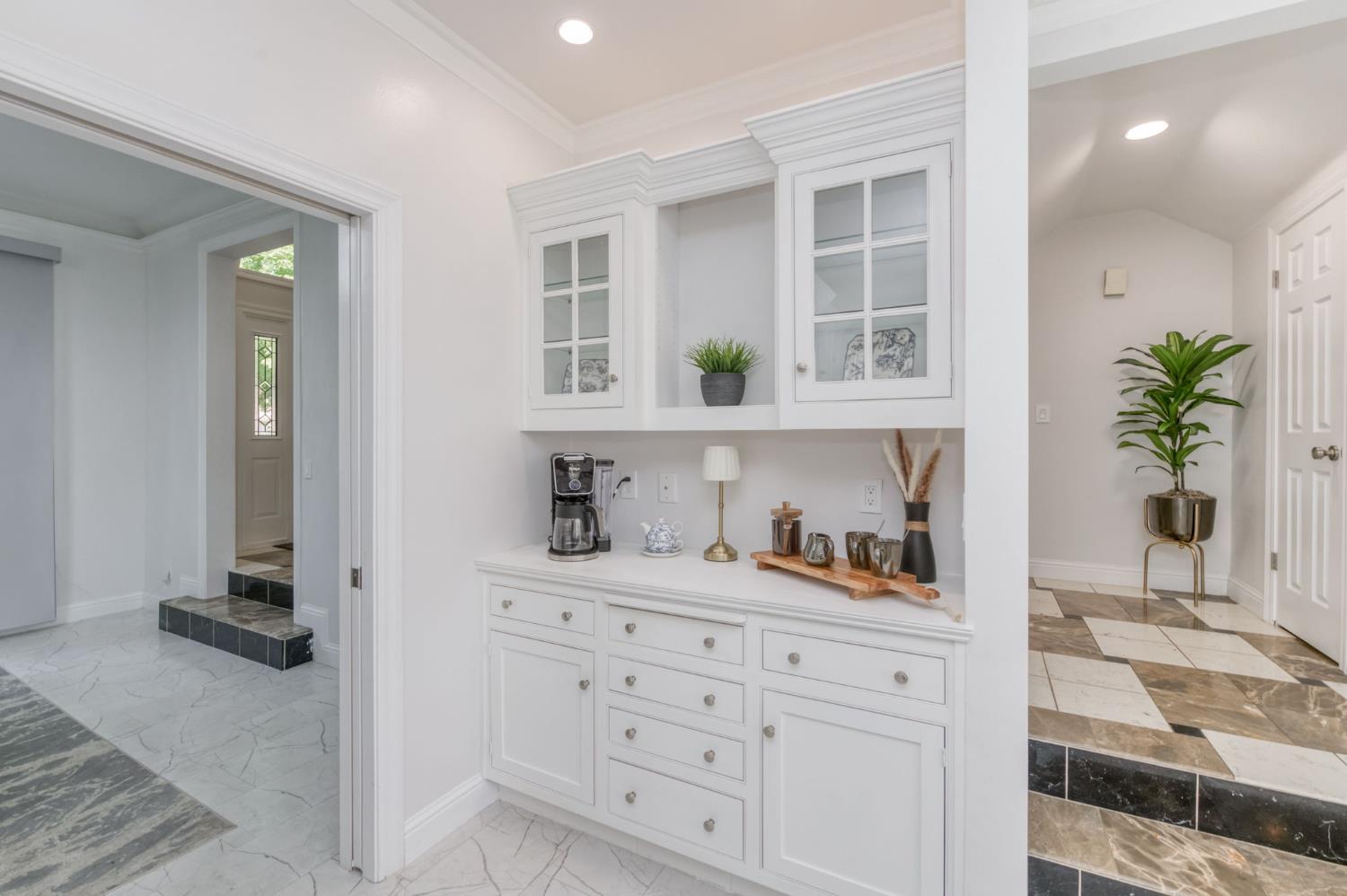 2473 W Beechwood Ave, Fresno, CA 93711